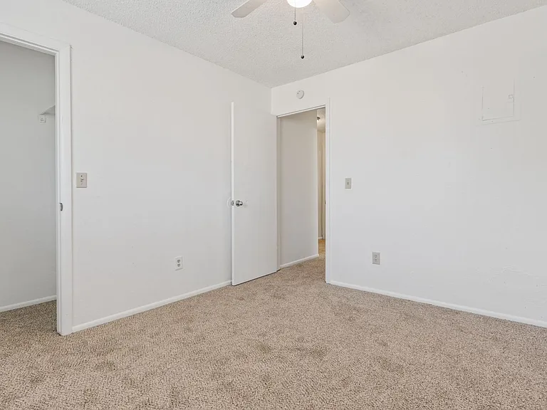 Westview Apartments — Photo 25