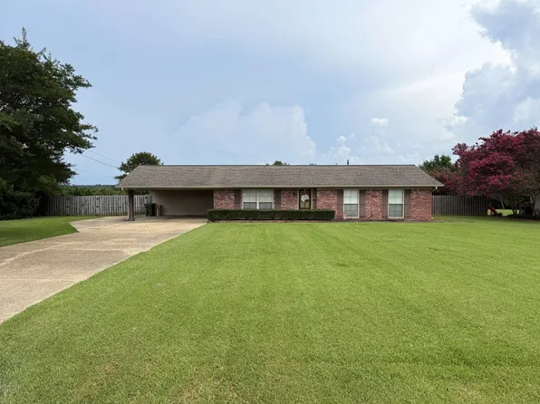 218 Jordan Cir, Louisville, MS 39339