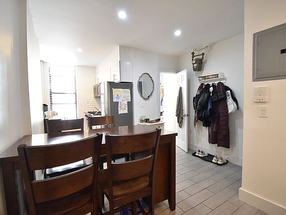 5th image of 167 Elizabeth St #2F1