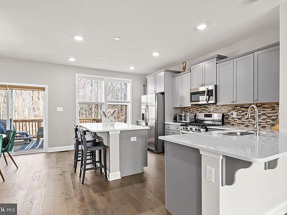 5th image of 57 Sullivan Way