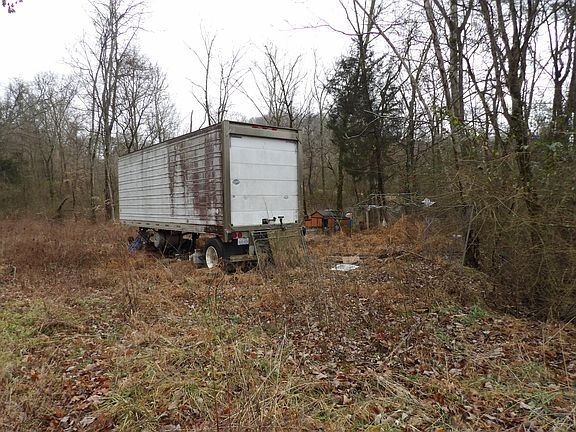 4th image of 2602 Lower East Valley Rd