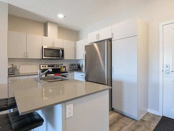 3rd image of 1818 Rutherford Rd SW #449