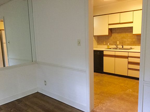 5th image of 3160 N Lafayette Cir