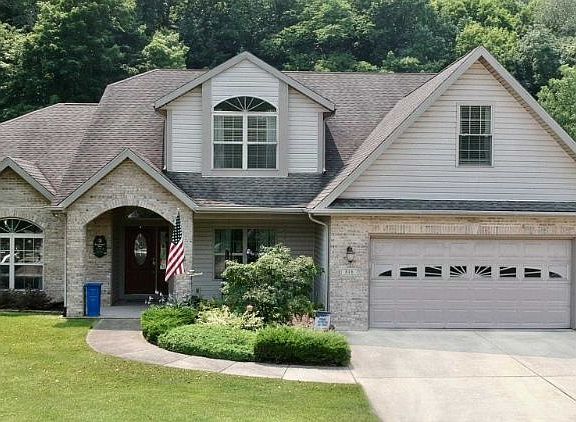 5th image of 816 Emerald Dr