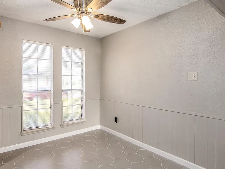 4305 Fairway St — Photo 6