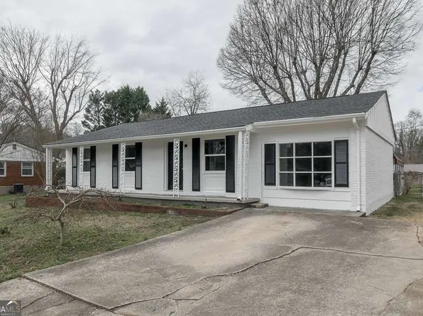 2620 Walnut Rd, Gainesville, GA 30506