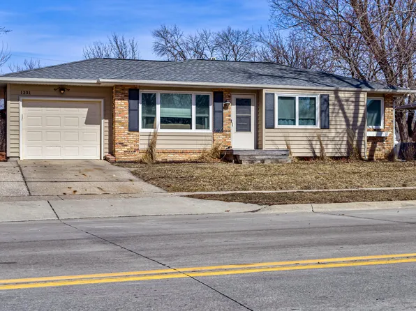 1231 24th St, Ames, IA 50010