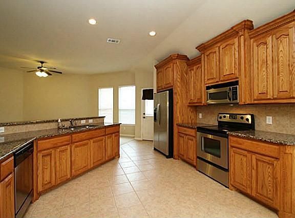 5th image of 1114 Grace Dr