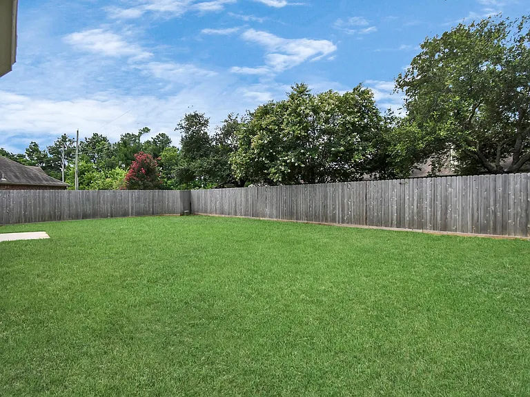 19907 Glen Lake Dr — Photo 3