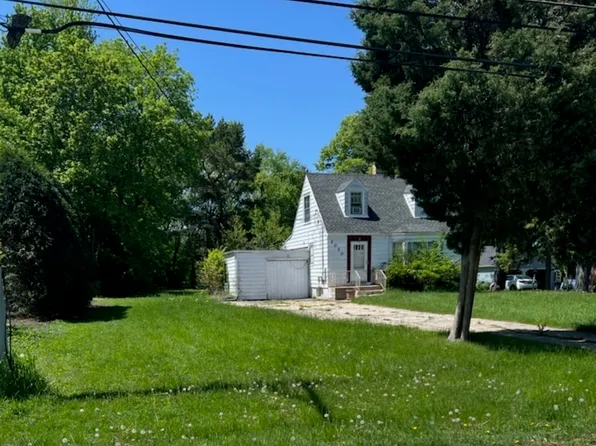 2020 N Chestnut Ave, Arlington Heights, IL 60004