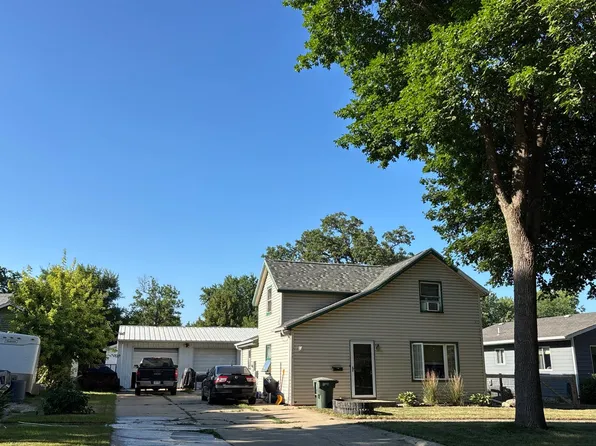 207 E Bishop St, Luverne, MN 56156