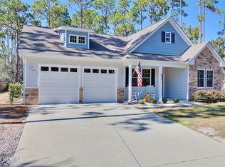 920 Eden Dr, Southport, NC 28461
