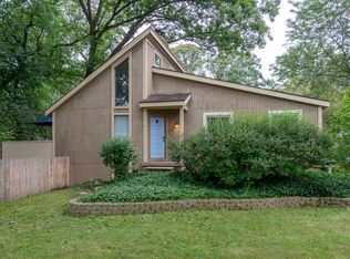 1351 Rosewood Ave SE, Grand Rapids, MI