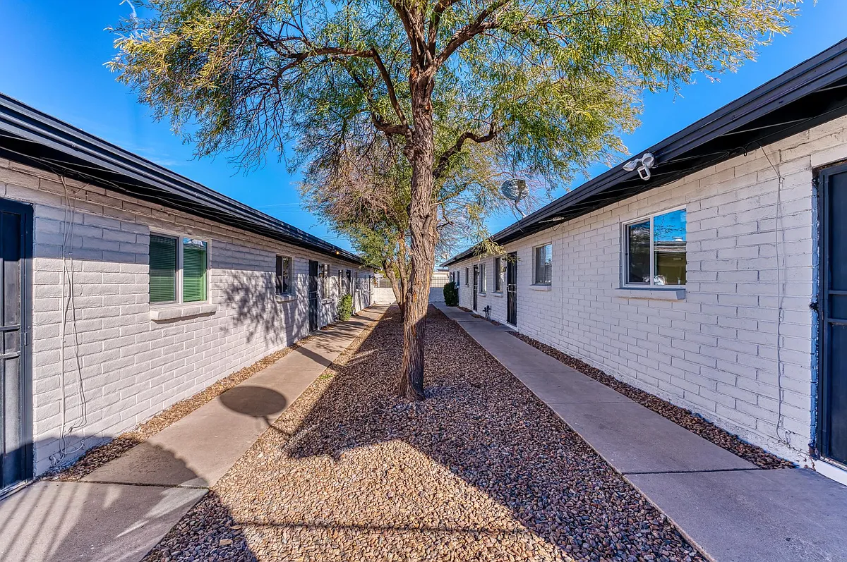 Building Photo - 122 W Rillito St #122