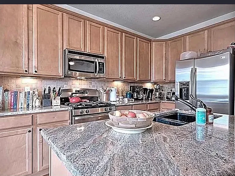 10827 Creede Crk — Photo 3