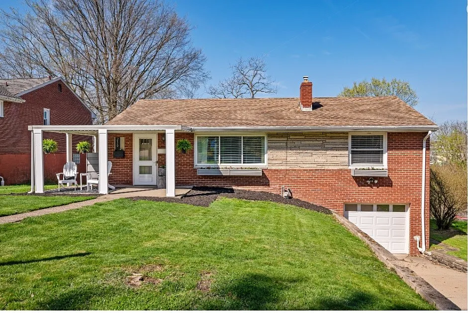 230 Ryan Dr photo 1