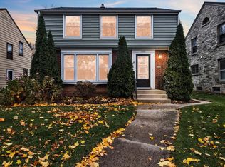 4822 N Newhall St, Whitefish Bay, WI