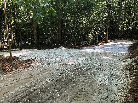 5th image of 94 Lakeside Dr