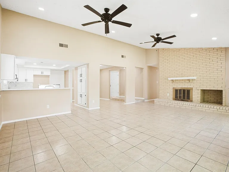 10506 Stockman Ln — Photo 6
