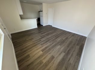 18346 Collins St #12, Tarzana, CA 91356