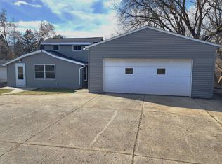 5082 Center Rd, Grand Blanc, MI 48439