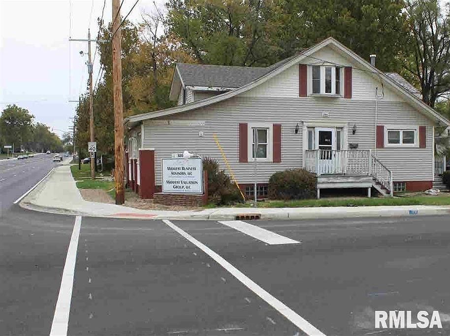 2nd image of 3802 N University St #3808