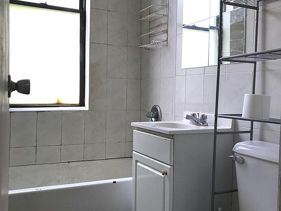4th image of 884 Flushing Ave APT 3