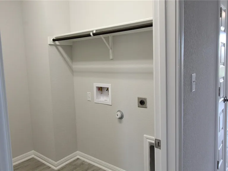 120 Peruvian Ln — Photo 7