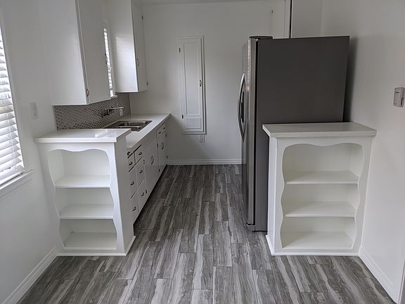 5th image of 8610 Beverlywood St #8610