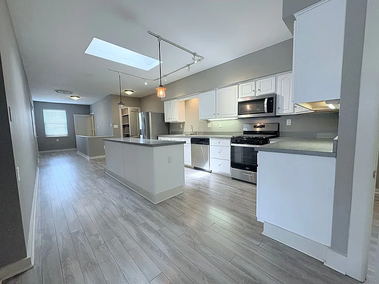 7 W Philadelphia St #3F — Photo 1