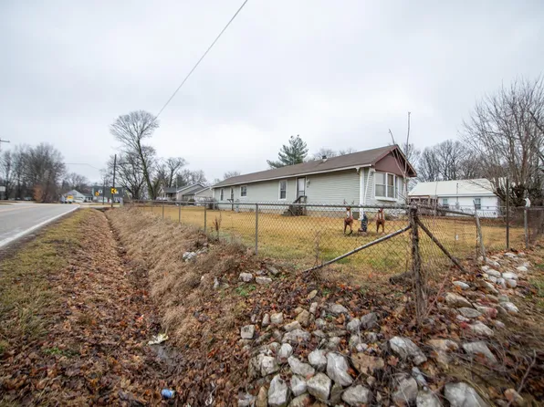 804 N Vine St, Bruceville, IN 47516