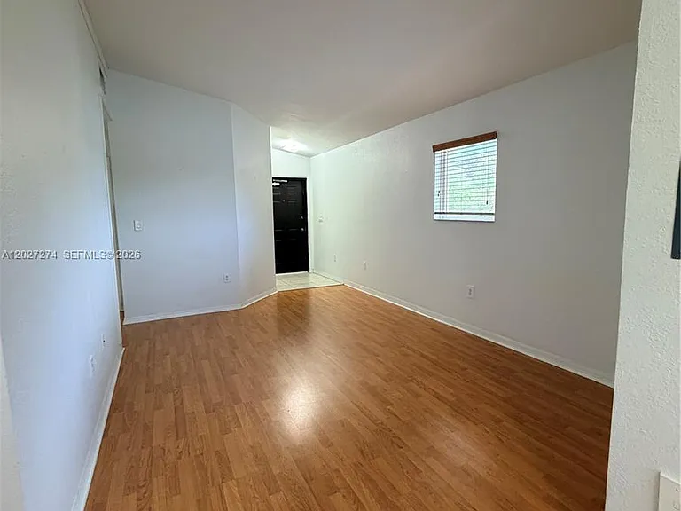 995 NE 34th Ave #201 — Photo 6