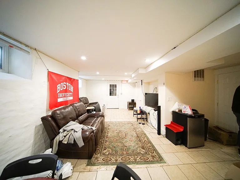 20 Sawyer Ter #1 — Photo 12