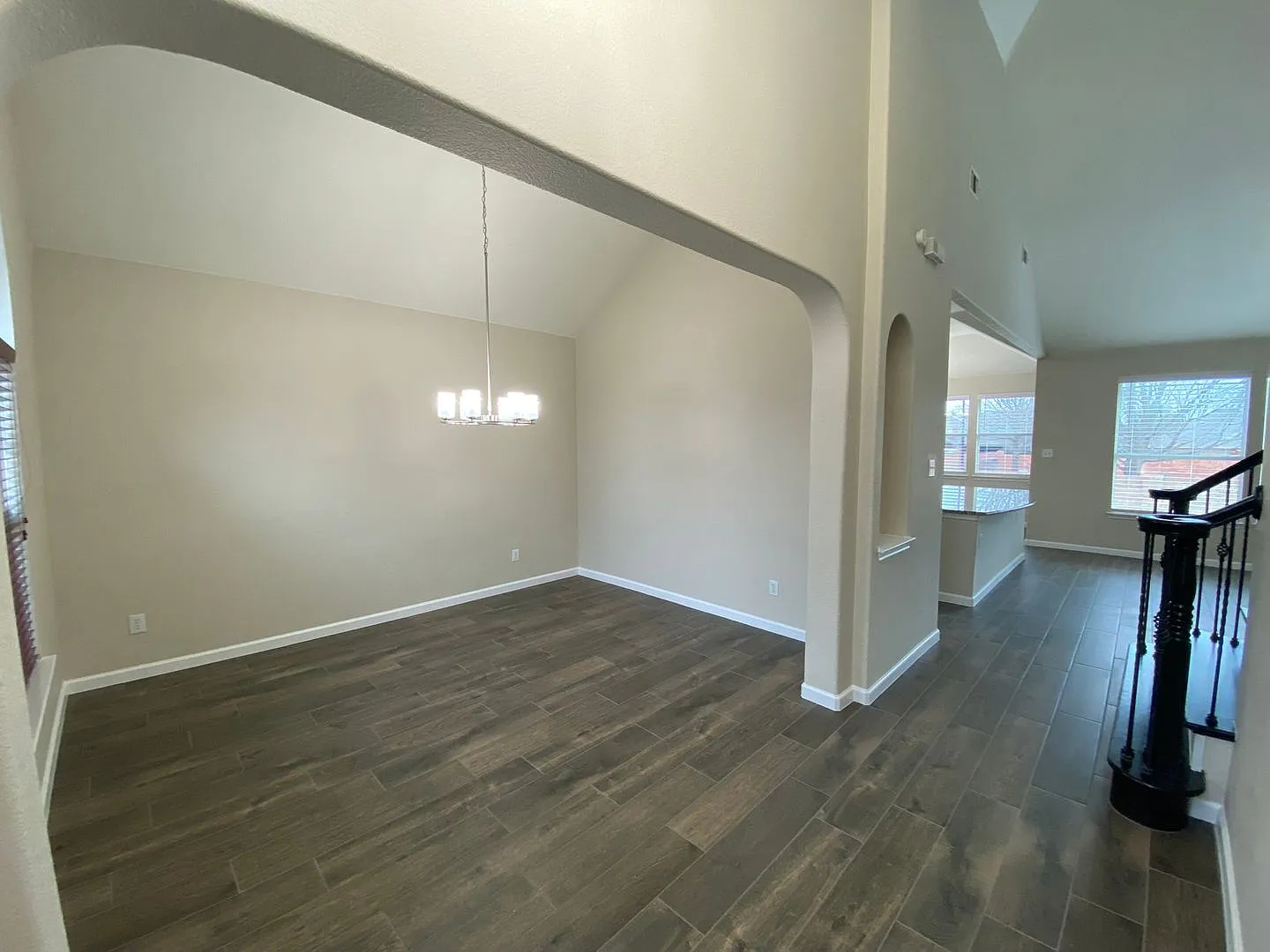 Beautiful 5-Bedroom Home in Frisco — Photo 2