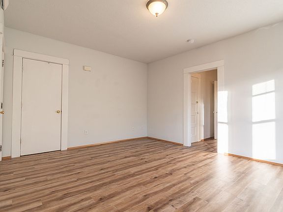 2nd image of 5114 N Williams Ave APT 4