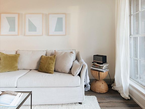 5th image of 5623 Woodrow Ave APT 5