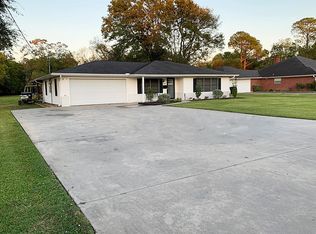 1021 S 29th St, Nederland, TX 77627