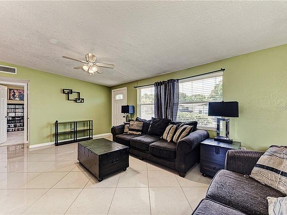 5th image of 3002 Oxford Dr W