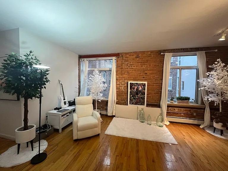 425 Keap St #4A — Photo 4