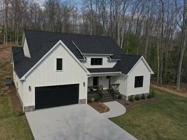 182 Edward Dr, Daniels, WV 25832