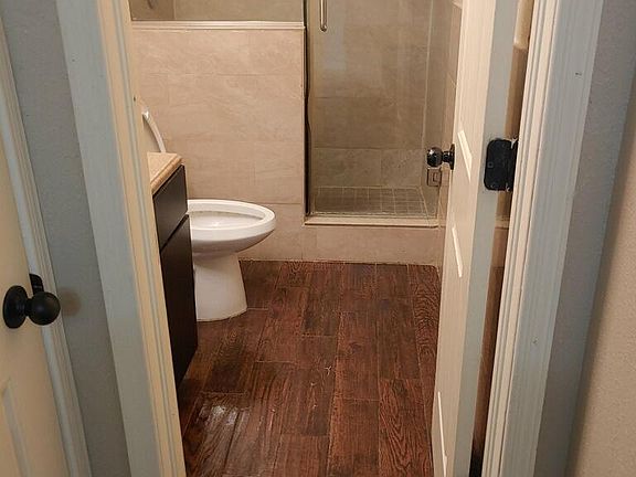 3rd image of 3204 Montana Ave #7