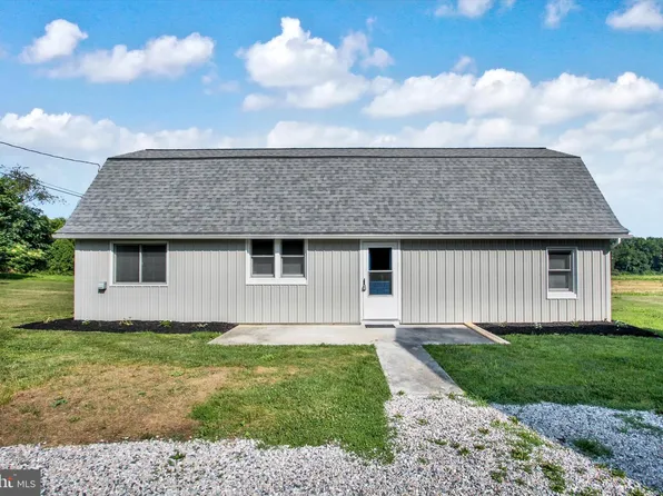 6181 York Rd, Spring Grove, PA 17362