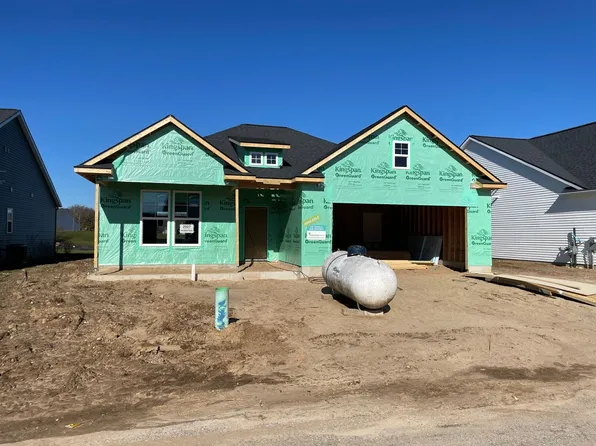 2927 Isle Water Dr, Belmont, MI 49306