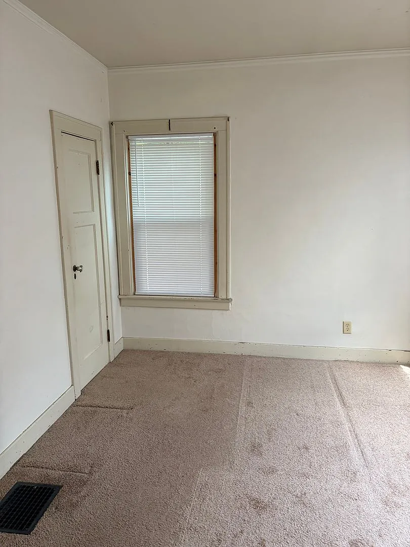 111 E Cottage Grove — Photo 1