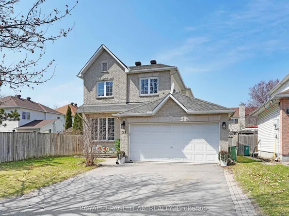 29 Apple Creek Cres, Ottawa, ON K2M 2N3