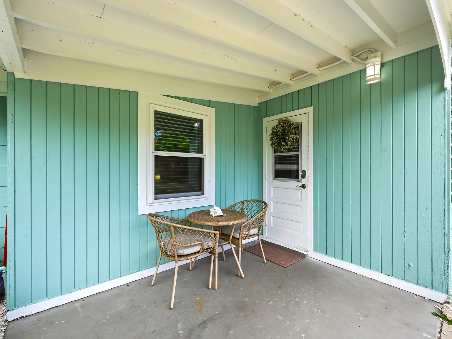 2 bed, 810 sqft, $2,400 — Photo 2