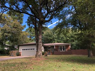 1234 W Ridgeway Dr, Fayetteville, AR 72701