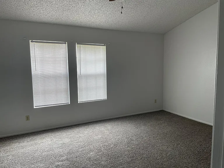 1601 N Saba St #281 — Photo 7