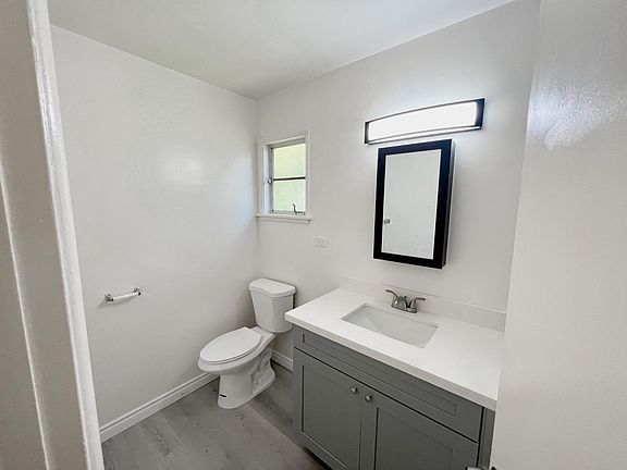 5th image of 42 S Parkwood Ave
