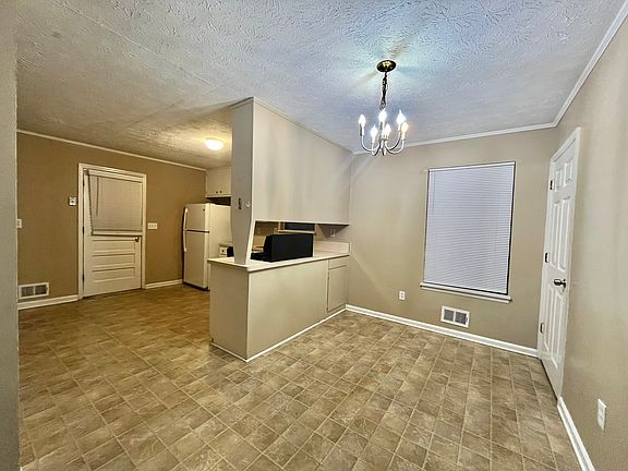 4th image of 2524 Brocklin Dr